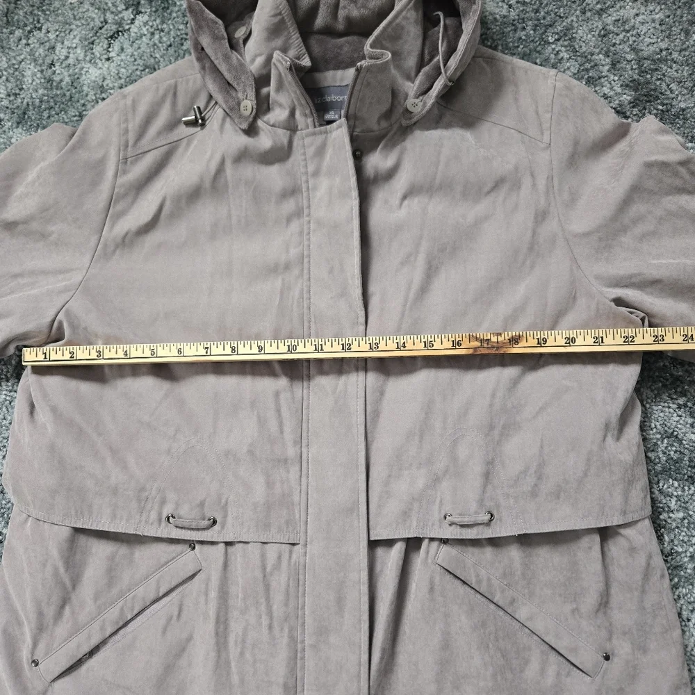 Vintage Liz Claiborne Women's Hooded Winter Coat - Picture 11 of 11